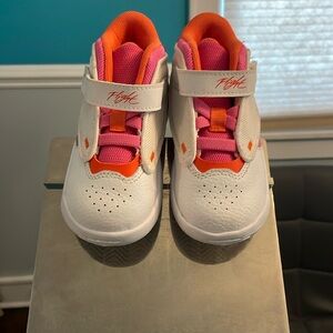 Toddlers / Girls Air Jordan Size 8c.